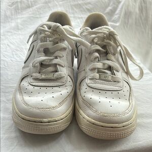 Size 5.5 Youth Nike White Air Force 1 Runners